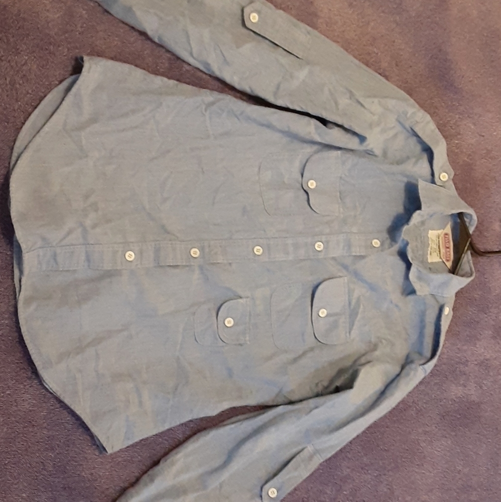 Button down - Picture 2 of 3